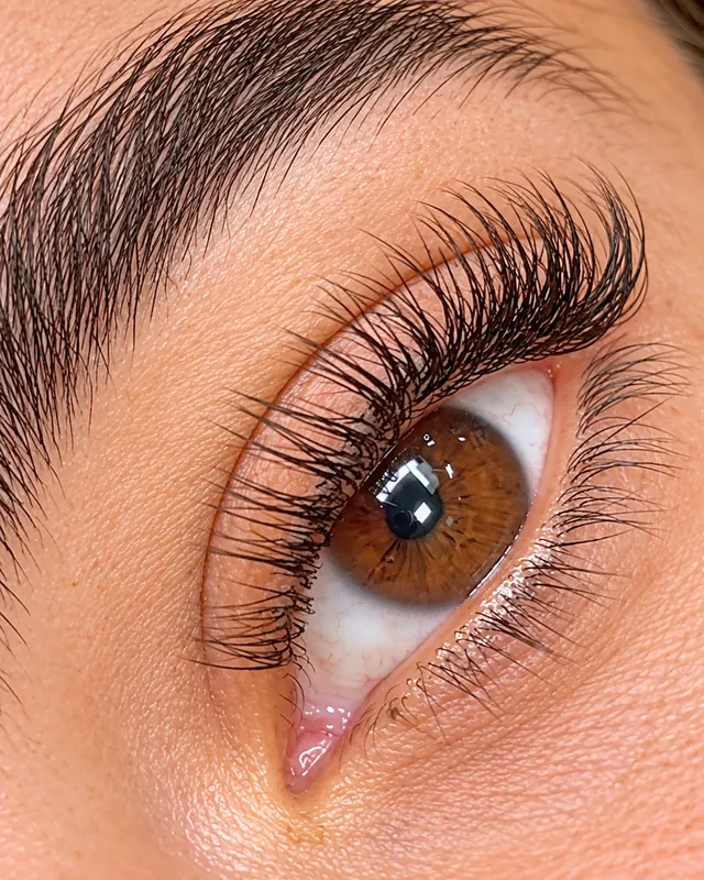 Volume eyelash extensions with a soft curl