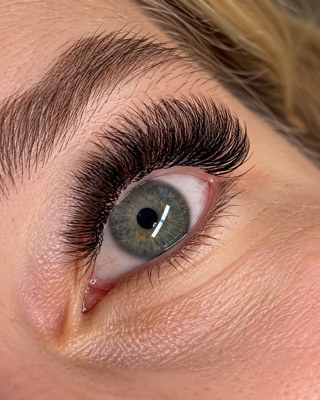 Full mega volume eyelash set