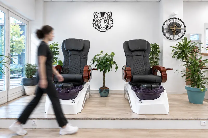 Pedicure chairs with massage function